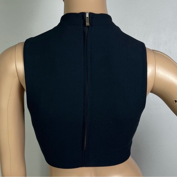 NEW ELIZABETH AND JAMES NAVY SLEEVELESS CROP TOP - Picture 6 of 8